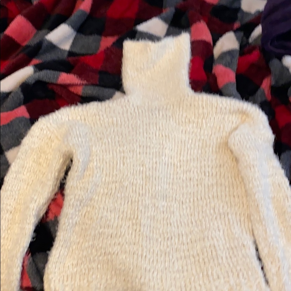A sweater from forever 21 brand new never worn